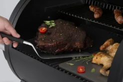 Broil King Baron Wender Extra Lang -Webe Grill Geschaft 64030 0060162640308 WENDER BARON EXTRA LANG LIFESTYLE 01