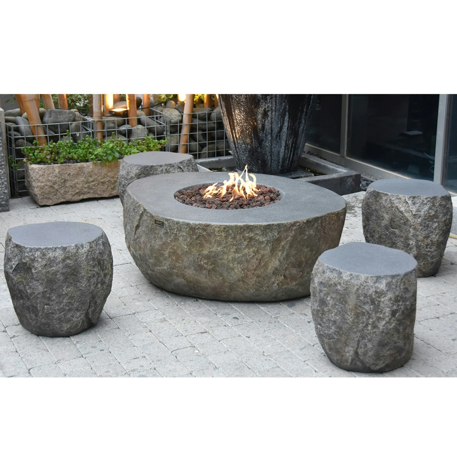 Gardenforma Sitzgruppen-Set: Gas Feuerstelle Vesuv In Basaltoptik Aus Faserbeton & 4x Hocker 1 Gardenforma Sitzgruppen-Set: Gas Feuerstelle Vesuv In Basaltoptik Aus Faserbeton & 4x Hocker