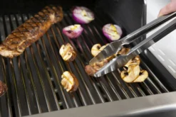 Broil King Baron Präzisionsgrillzange -Webe Grill Geschaft broil king 64036 0060162640360 PRAEZISIONS GRILLZANGE BARON KURZ LIFESTYLE 03