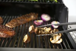 Broil King Baron Präzisionsgrillzange -Webe Grill Geschaft broil king 64036 0060162640360 PRAEZISIONS GRILLZANGE BARON KURZ LIFESTYLE 07