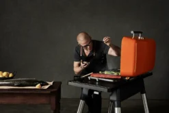 Everdure FURNACE Gasgrill Orange Mit Drei Brennern - Auslaufartikel -Webe Grill Geschaft everdure Furnace Heston Aktion3 2
