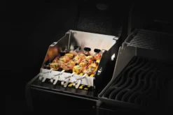 Napoleon - Windschild Für SIZZLE ZONE Für RXT Serien (71302) -Webe Grill Geschaft napo 71302 Windscreen Small InUse Skewers 1